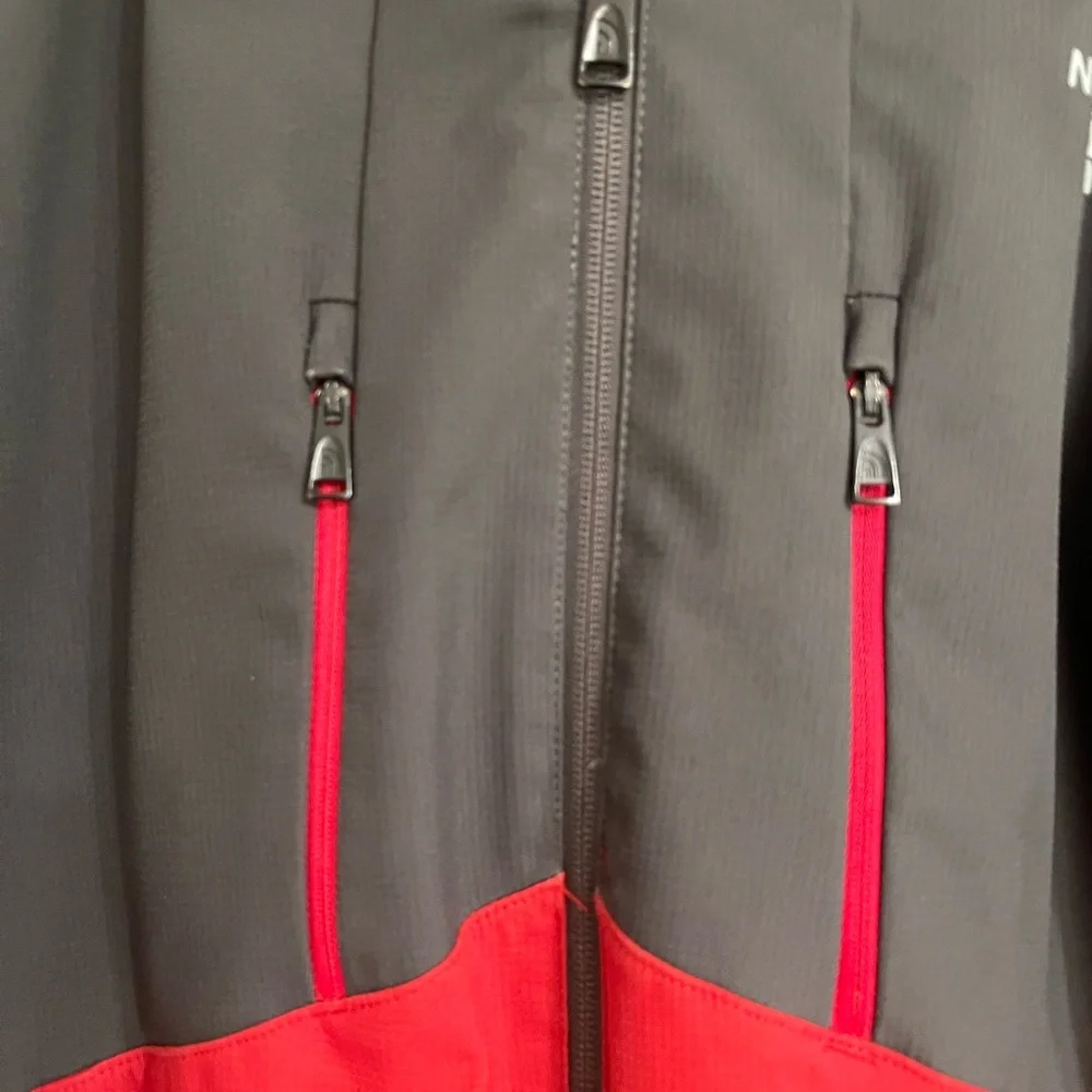 The North Face - Apex Elevation Jacket men’s small - red black grey